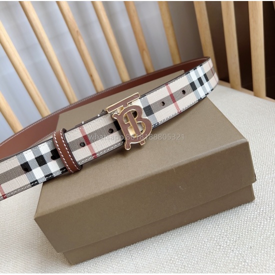 On August 7, 2023, the Burberry counter synchronized the launch of a new Italian made belt with exquisite decoration. The Burberry plaid pattern is paired with a TB exclusive logo design. The buckle width is 3.0cm, exquisite and elegant