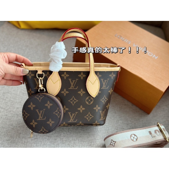 2023.10.1 230 box size: top width 25, bottom width 18 * height 14L Home Neverfull BB configuration detachable wide shoulder strap+zero wallet The new BB will always be neverfull!! LVneverfull has a great sense of sophistication!