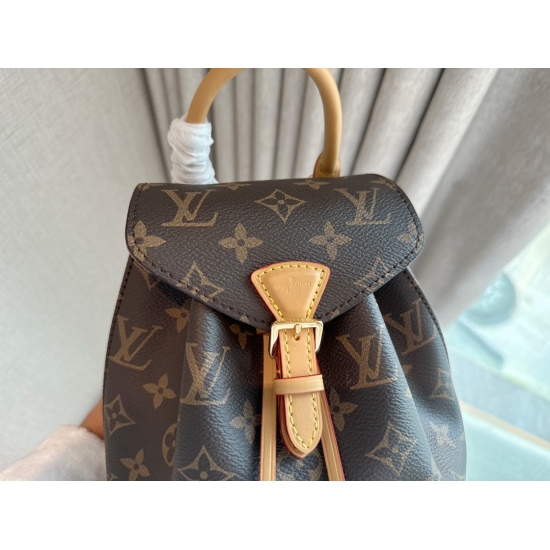 2023.10.1 200 box size: 18 * 22cmL home montsouris bb vintage backpack: single shoulder crossbody backpack with easy shoulder changes! Super versatile, you can carry it wherever you go! Search Lv bb Backpack