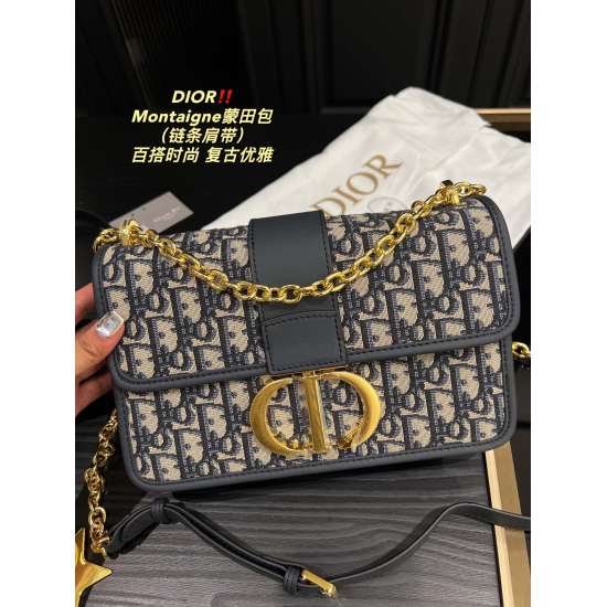 2023.10.07 Chain shoulder strap P230 folding box ⚠ The size of the 25.14 Dior Montaigne Montaigne bag features a square design, with a retro texture of navy blue flowers as Dior's classic color. Paired with any style of clothing, it is stress-free and sui