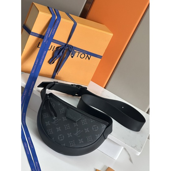 20231125 P540 top-level original order ✨‼ Original development, all steel hardware. This LV Moon Crossbody handbag is made of Monogram Eclipse coated canvas with leather trim and shoulder straps, showcasing a handsome and elegant atmosphere. The crescent 