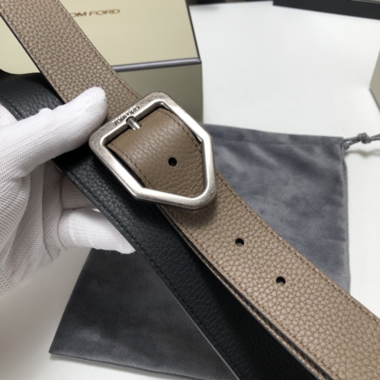 Tom Ford's latest popular double sided cowhide belt with original box counter has been launched, featuring a 3.5-wide new model. The original cowhide belt, paired with steel buckles, is elegant and easy to use. Thank you for reprinting.
