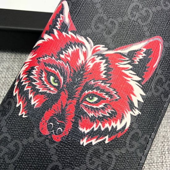 2023.07.06 [Product Name]: GUCCI [Product Model]: 451275 (Wolf Head) [Product Quality]: Original [Product Material]: PVC [Product Specification]: 17.5 * 8.5 * 1.5 [Product Color]: Coffee Black [Product Description]: The latest popular suit with re