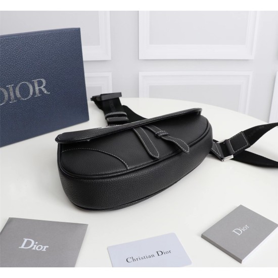 20231126 580 counter is a genuine product available for sale. [Original Quality] Dior Men's Saddle Crossbody Bag/Chest Bag Model: 1ADPO093 (black leather printing) Size: 20 * 28.6 * 5cm Physical photo taken, same as the goods. Heavy gold genuine plate pri