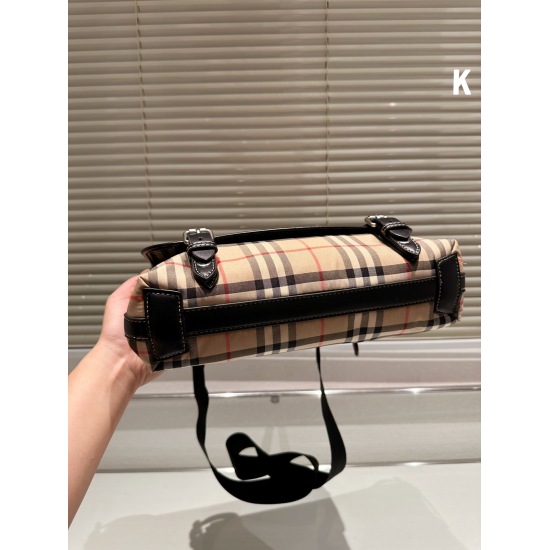 2023.11.17 P210 ❤ Burberry's new Burberry messenger bag, whether it's for daily travel, both male and female, is super popular for gaming. The capacity of this camera bag is large enough [Rose] to make many babies scream, super practical, and high-quality
