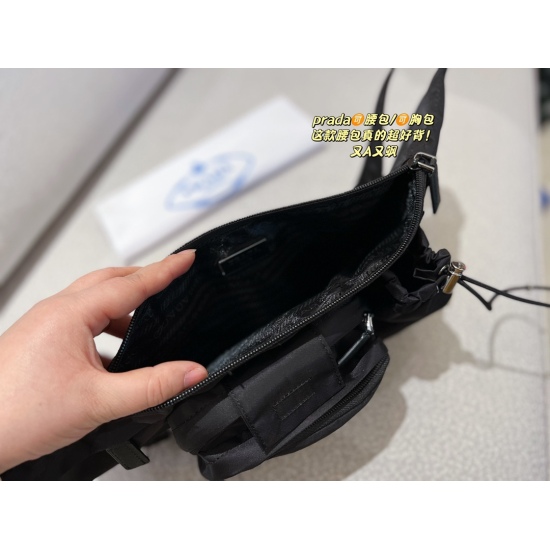 2023.11.06 185 No Box Prad: Waist Bag/Chest Bag This waist bag is really easy to carry! The capacity is very friendly... it's very good, lightweight, and easy to use. Free hands size: bottom width 22, top width 42cm * height 15cm