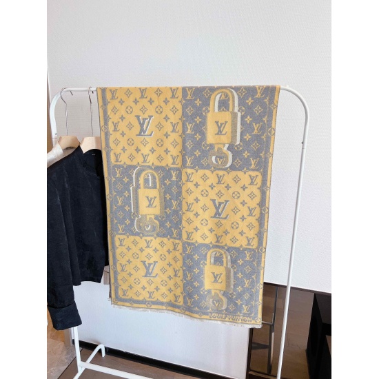 On May 5th, 2023, the new LV counter is specially available at foreign counters. Scarf and shawl, luxurious and grand, with a refined style of petty bourgeoisie. All beautiful language cannot be overstated, cleverly combining the fashion mirror emblem wit