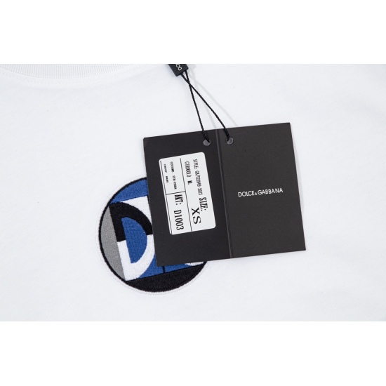 2023.07.18: DG/Dolce&Gabbana letter embroidery contrast logo logo is refined and upgraded. Inspired by the 1980s vintage printing original fabric, the official same customized 240 gram cylinder dyed fabric feels very comfortable. The latest brick cabinet 