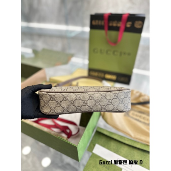 On October 3, 2023, the original Gucci new product underarm bag/mahjong bag is also available. The new Lala really can't keep up with the pace of the new model, and there are always new bags that can't be bought. Underarm bags are the trend~I think this b