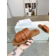 20240414 Chloe's latest cowhide cross Roman slippers are not just ordinary canvas embroidery, original private molds, high-density rubber foam soles, artificial Goodyear techniques, thread threading, and a small cowhide cushion filled with grooves in the 
