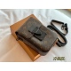 2023.10.1 235 box size: 12 * 19cmL Home 22ss Autumn and Winter New Mobile Phone Bag is amazing! S-lock phone bag with black leather buckle and black leather shoulder strap, simple design but very classic! 