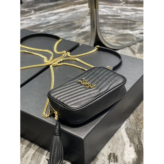 20231128 batch: 580 black gold buckle_ Top imported cowhide camera bag, ZP open mold printing, to be exactly the same! Very exquisite! Paired with fashionable tassel pendants! Full leather inside and outside, with card slots inside the bag! Very practical