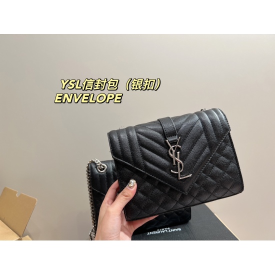 2023.10.18 Large P215 aircraft box ⚠️ Size 24.16 Small P205 Aircraft Box ⚠️ Size 20.14 Saint Laurent envelope bag ENVELOPE (silver buckle), the color is really beautiful, suitable for traveling out of the street. The daily appearance attracts the attentio