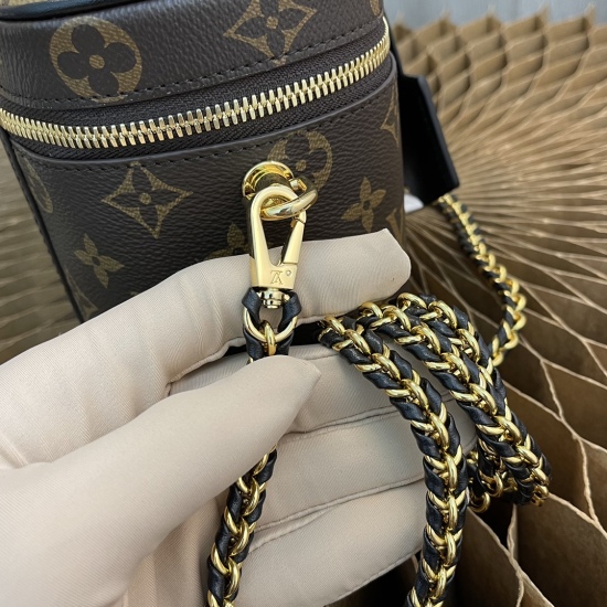 20231125 Internal Price P520 Top Original Order [Exclusive Background] Model Number: 45165 Old Flower Quality All Steel Hardware ✅ The LV new product 2140 Spring/Summer Season sees Nicolas Ghesquitre composing contemporary music for the Louis Vuitton trav