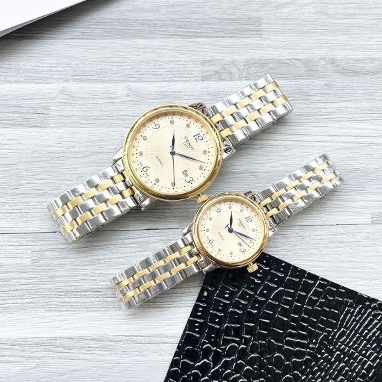 20240408 White 240 Rose Gold 260 Steel ➕ 10 diamonds ➕ 20 TISSOT's official new product, the Carson Zhen series pearl shell inlaid diamond couple watch, showcases the spring charm on the wrist. The clean color scheme exudes a touch of harmony, and the uni