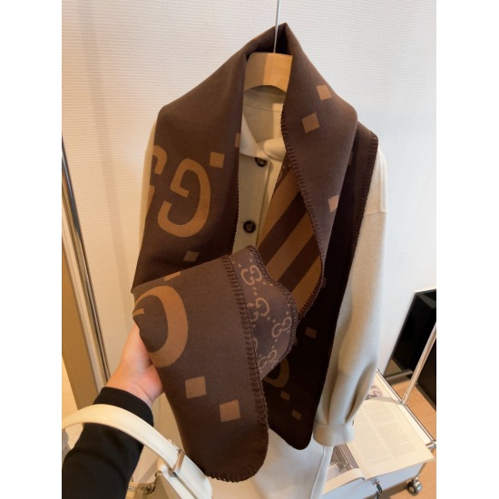2023.10.05 40Gucci worsted jacquard double-sided wool! Synchronized release on official website! Very practical recommended style, limited edition color scheme, both men and women's measurements look particularly good!! Two colors. The classic GG pattern 