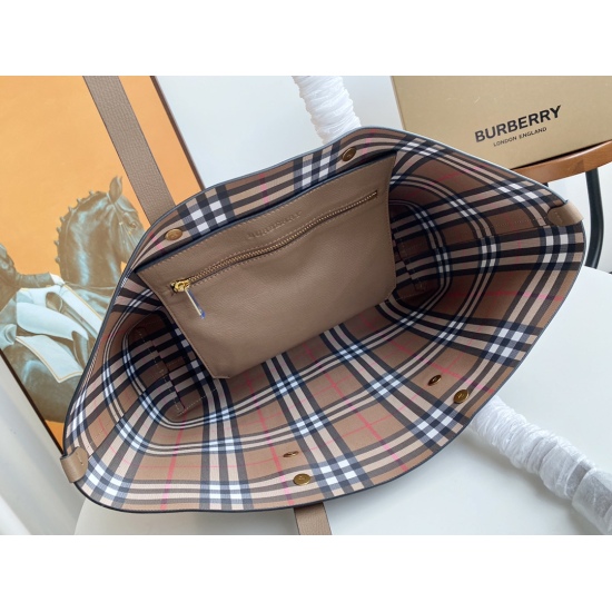 2024.03.09 P730 (original quality) Burberry [model: 1091] Tote bag, made of soft leather material, decorated with a large Burberry embossed badge, and combined with vintage vintage plaid patterns from various brands. Size: 351229cm
