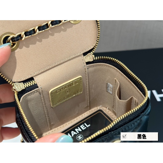 2023.10.13 180 box (upgraded version) Size: 10 * 9cm Xiaoxiangjiakou Red Envelope Gold Ball Box Wrap Sheepskin Quality! Very advanced! Beauty creates a sense of sophistication! ⚠️ I can't put my phone down!