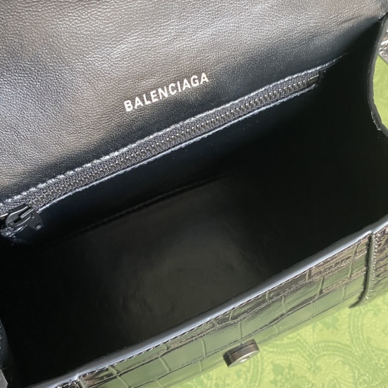 Batch 650 Balenciaga from Balenciaga in 20240324. Italian imported explosive pattern top layer cowhide tassel style small black nail (large bottom length 38cm * 24cm * 12cm) (medium bottom length 30cm * 19cm * 11cm/) (mini bottom length 23cm * 15cm * 29cm