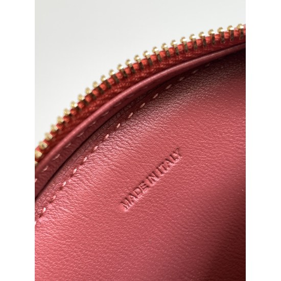20240315 P660 CELINE | New product~small smooth cow leather cross body oval moon cake bag The small moon cake bag is too cute lipstick red~full leather texture [love] The classic Triumphal Arch logo made of smooth calf leather has become the focus from fa
