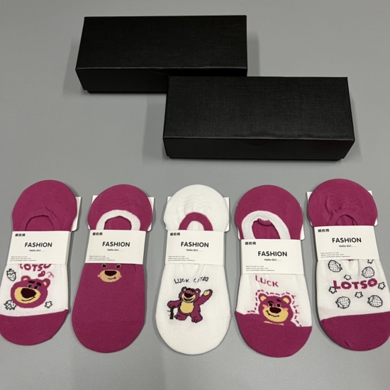 2024.01.22 New Strawberry Bear O-shaped Invisible Socks [Color] [Color] Popular Trendy Brand [Color] [Color] Pure Cotton Quality [Peel Teeth] [Peel Teeth] One box of 5 pairs in