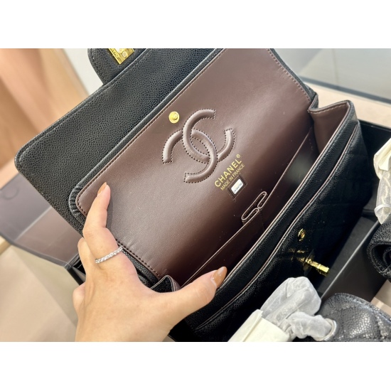 On October 13, 2023, 250 comes with a folding box airplane box size: 25cm Chanel. We have been working very hard to make caviar fabric that is very comfortable for other goods on the market! No matter who you are, hold it steady ✔ : ✔ :,