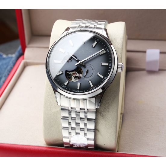 20240408 Taiwan Factory Product: White Paper P: 720 gold ➕ 20. Steel strip ➕ 20. (This product has undergone strict waterproof pressure testing and can withstand up to 120 meters of water.) Rolex, the Sun, Moon, and Star series, is equipped with the origi