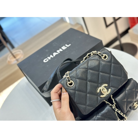 On October 13, 2023, 250 comes with a folding box and an airplane box size of 20 * 22cm. Chanel caviar backpack can be cute and love the cutest backpack of this season