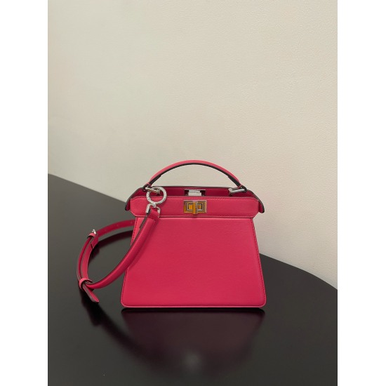 On March 7, 2024, the original 910 special grade 1030 dragon fruit small FEND1 Peekaboo ISeeU Petite classic bag shape, with hidden changes in design every season, comes with an aura and a sense of luxury. It will not go out of style after many years of p