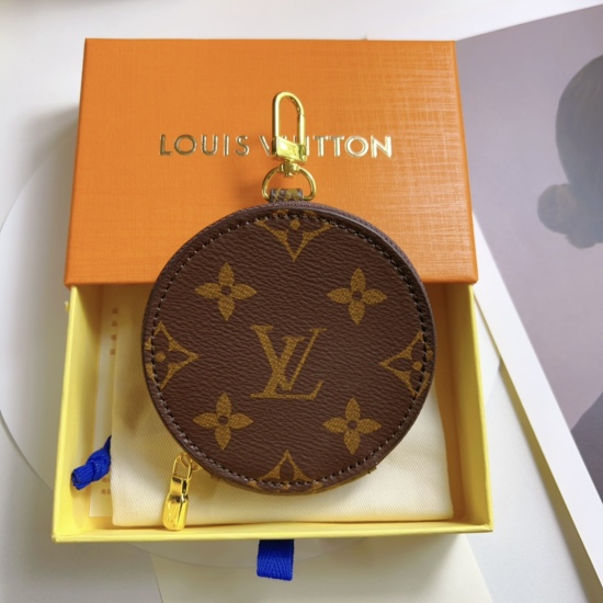 20240401 90 Round Zero Wallet ☀️ Louis Vuitton LV Round Zero Wallet ☀️ PU material hardware is made of original steel logo, change, car keys, and other small items ☀️  Party Palm Springs leather exudes a touch of rebellious spirit through its functional d