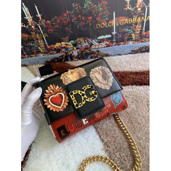 20240319 Batch 500 [Dolce Gabbana Dolce&Gabbana] Overseas purchasing specialty products with style and aura. New bag types can be matched with any style, as long as you have a fashionable heart, you can keep it clear anytime and anywhere. DG, every displa