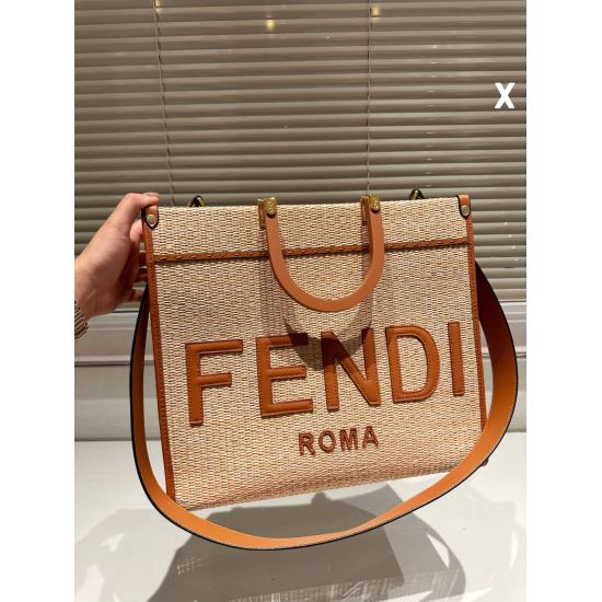 On October 26, 2023, P230 Fendi must have a straw woven tote bag in the summer. The entire color scheme is worth getting a tote bag for travel, beach picnics, outdoor gatherings. A bag size of 35cm is absolutely indispensable for ROMA