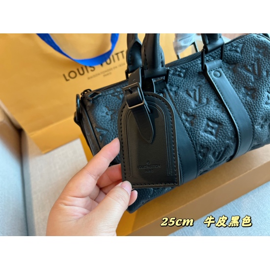 2023.10.1 245 comes with a full set of packaging dimensions: 24 * 15cmL home keepall pillow bag ⚠️ Cowhide material! Same style for men and women!!!! Male friends' battle bag search Lv keepall