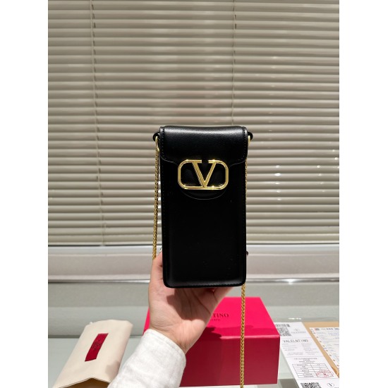 2023.11.10 P170 box size: 18 10cm Valentino versatile Loco phone case. All kinds of floral dresses in spring and summer are completely fine. With handbags, handbags, underarm bags, and crossbody bags, a single Loco can completely satisfy you!