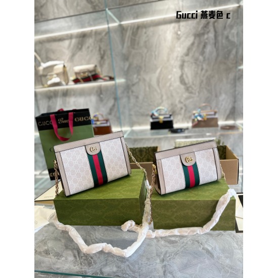 On March 3, 2023, P205p200, the full set of aircraft box packaging is in the color of milk tea in Spring | Gucci Spring/Summer New Color Size: 25cm 20cm. The Gucci Classic Old Flower Series has launched a new Beige White milk tea color, which is light bei