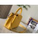 20231125 P1300 [Premium Original Leather M59653 Light Gold Buckle] This Capuchines BB handbag features Taurillon leather to showcase its modern style. Its leather woven chain can be easily removed or adjusted, allowing for easy switching between shoulders