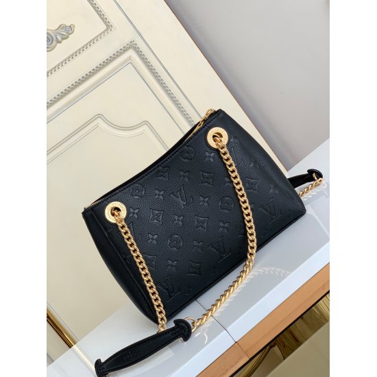 20231125 P670 [Haiyuan Outer Solo Home Photo] M43746BB Black Embossed] This Surene BB handbag is cut from soft Monogram Imprente leather and features a cute mini Tote bag style adorned with fine same color Monogram prints. The golden chain handle is equip