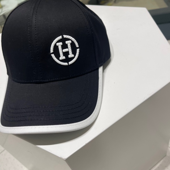 On July 22, 2023.07, the new HERMS (Hermès) latest original Baseball cap, color contrast H, genuine mold opening customization, original breathable canvas fabric+original refined steel adjustment button, meticulous workmanship, fashionable and handsome qu