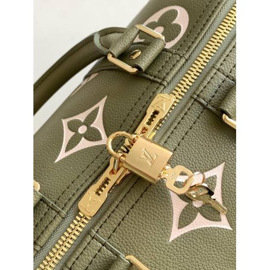 20231126 p740M46670 black M46671 green This Keepall Bandoulire 45 is made of Monogram Imprente embossed leather, presenting a light and elegant color scheme of large Monogram flowers and LV letters. The leather side strap, top handle, and detachable shoul
