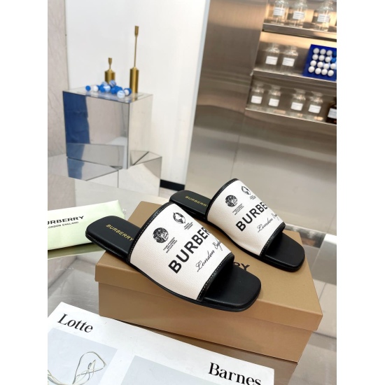 New product launched on April 14, 2024 ☘️☘️ Burberry flat bottom slippers channel goods vulcanized one foot pedal Burberry slippers must be consistent with the counter! The upper is made of Burberry cowhide, with a sheepskin lining and foot pads, and orig