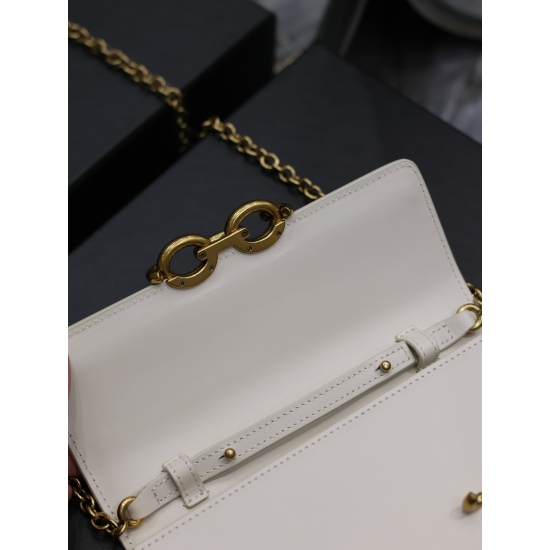 20231128 batch: 530 [white] # LE MAILLON plain grain cowhide chain bag # Absolutely right, it belongs to the Love at First Sight series! Italian South African cowhide, unique metal hardware buckle like two chains connected together. Regardless of the text