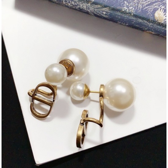20240411 BAOPINZHIXIAO Dior 2020 new product ZP3900 CD antique copper pearl earrings, ear clip earrings, purchasing level one-on-one to create a classic pearl and vintage CD style that you will love at a glance. It will definitely not be the same as the s