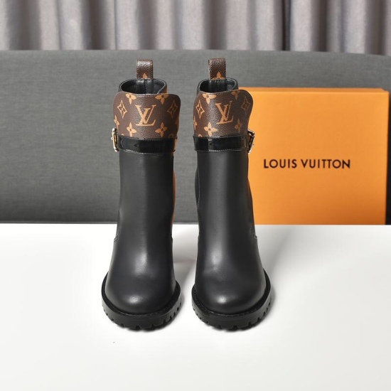 2023.12.19 Counter synchronization L The classic high heeled Martin boots from Louis Vuitton are a popular option that has been out of stock many times. The cool and neat design lines and fabric, calf leather+LV special vintage leather, high-end sheepskin