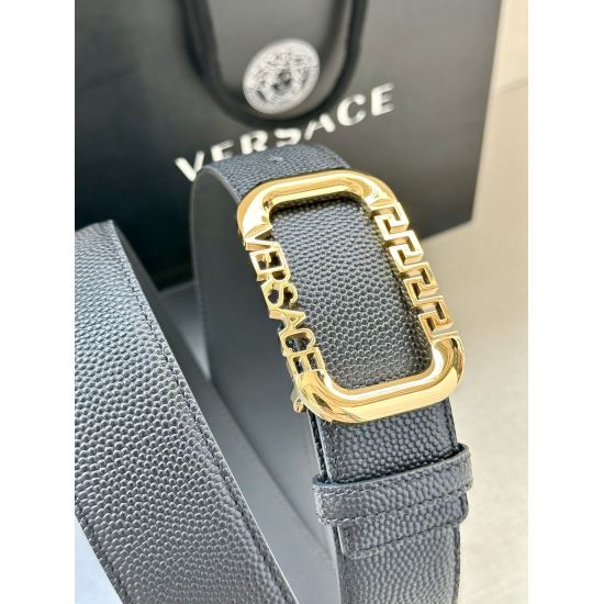 Width 4.0cm VERSACE (Versace) This soft belt embellished 3D Medusa belt buckle can be paired with formal or casual denim.