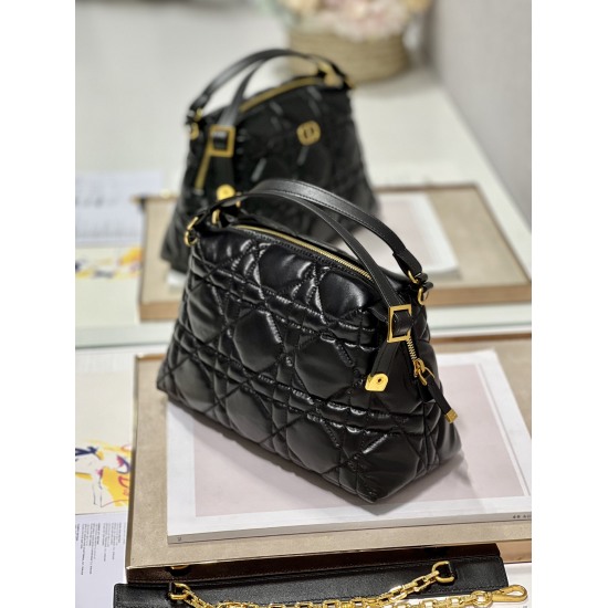 20231126 Large 860 [Dior] New product Guifei bag, this fashionable item is carefully crafted with imported cowhide! Decorated with a unique stitching effect and oversized rattan pattern. The space is spacious, the design is flexible, and there is also a c