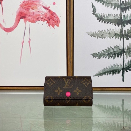 20230908 Louis Vuitton] Top of the line exclusive background M62630 Rose Red Size: 10.5x 7.0x 2.0cm Design compact and exquisite keycase with six buckles that can fasten six keys. Made of Monogram canvas and paired with a handbag or briefcase, it is both 
