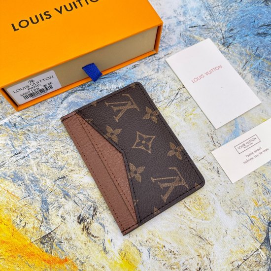 The Neo card bag made of Monogram Macassar canvas on 20230908 M60166 is the first choice for carrying important cards. Cowhide leather trim enhances the iconic Louis Vuitton pattern. Size: 11.0 x 7.0 x 0.6 cm