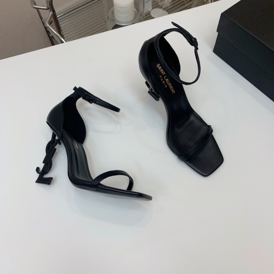 20240326 SAINT LAUREN * letter heel sandals. Super Invincible Women Flavor Artifact - A must-have for women! Compare the differences between fully customized Z products, molded shoe toe hardware, and perfectly consistent products on the market. Material: 
