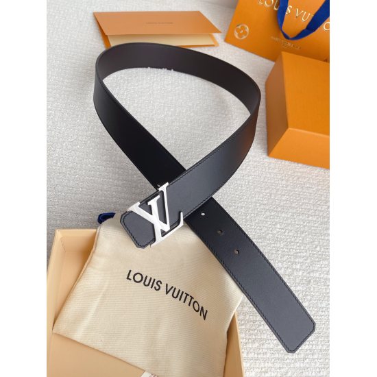 On December 14, 2023, L0UIS VUITT0N (LV) double-sided plain waistband with a width of 40mm is equipped with precision steel letter buckle heads that can be easily matched. The double-sided calf leather design has a delicate and comfortable feel, and the o