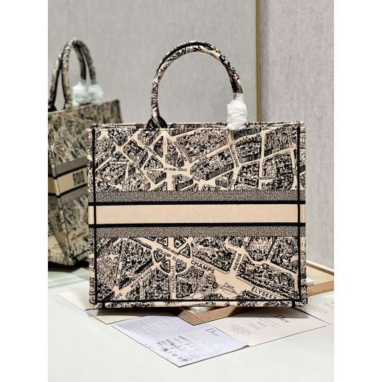 20231126 Large 780 [Dior] Popular Book Tote Shopping Bag, Apricot Paris Embroidery. This Book Tote handbag is inspired by Women's Creative Director Maria Grazia Chiuri, who is a flagship product that embodies Dior's aesthetic. It can store various daily n